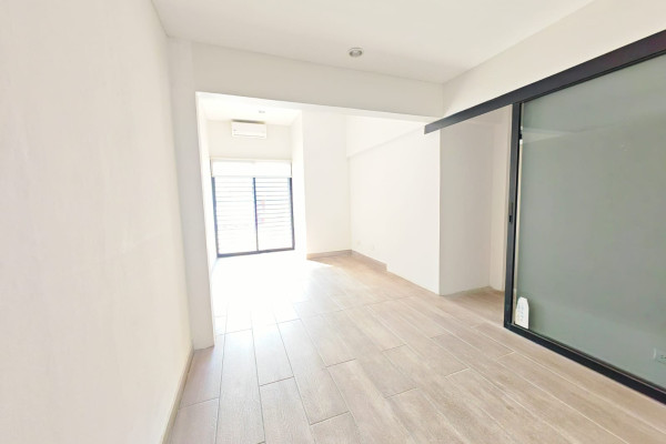Alquiler de casa uso comercial a 200 metros del Parque La Sabana.