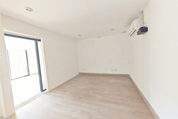 Alquiler de casa uso comercial a 200 metros del Parque La Sabana.