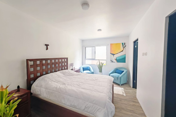 Se alquila apartamento en La Uruca.