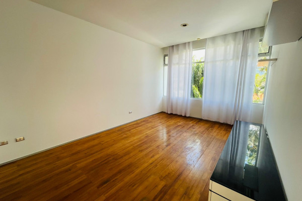 Alquiler de casa en Rohrmoser.