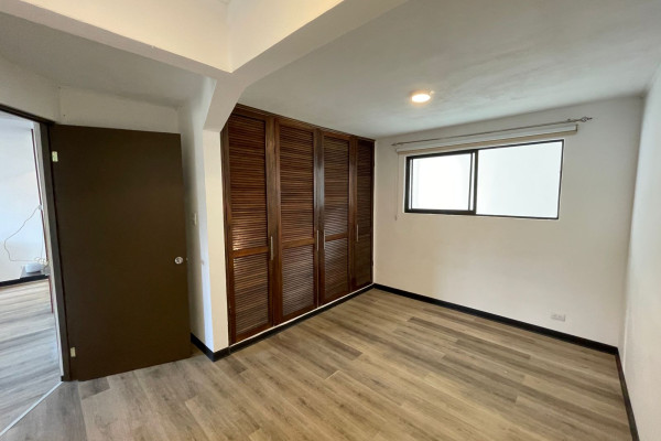 Alquiler de apartamento en La Uruca. Independiente.