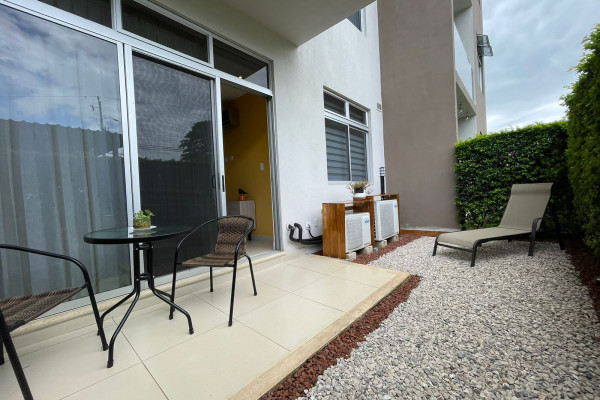 Se alquila apartamento Amoblado en Santa Ana.-3