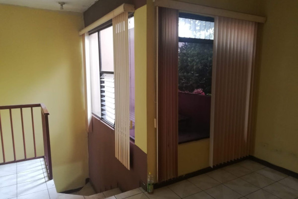 Alquiler de apartamento independiente en La Uruca.-4