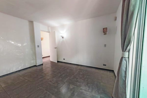 Alquiler de apartamento en Santa Ana.