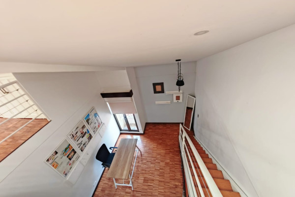 Alquiler en Escazú. Casa amoblada en Condominio Solo se alquila amoblado. No tiene amenidades.