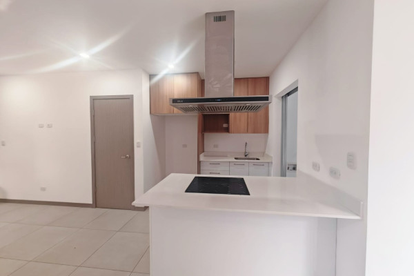Alquiler de apartamento en Santa Ana.