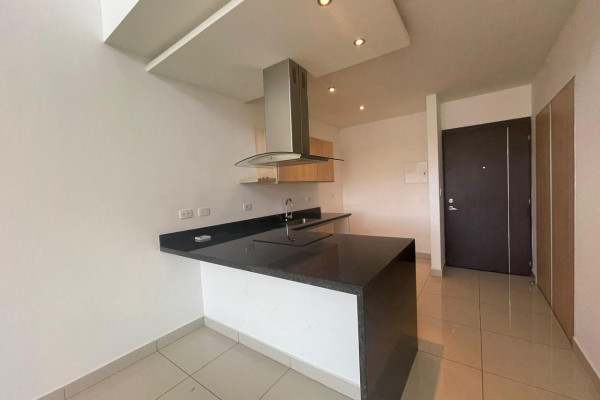 Se alquila apartamento en Santa Ana