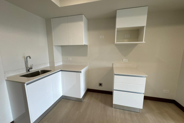 Se alquila apartamento moderno en La Uruca.-10