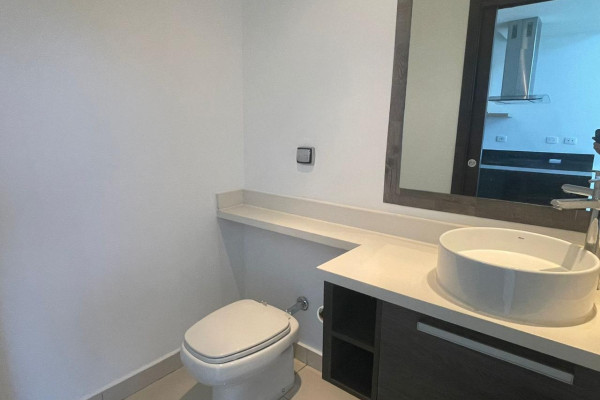 Se alquila apartamento en Santa Ana