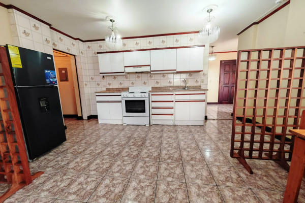 Alquiler de apartamento En Rohrmoser. Amoblado.-1