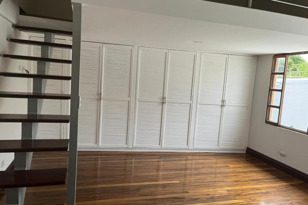 Alquiler apartamento en La Uruca. Servicios incluidos.-1