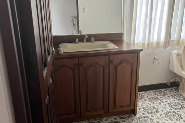Alquiler apartamento en La Uruca. Servicios incluidos.-3