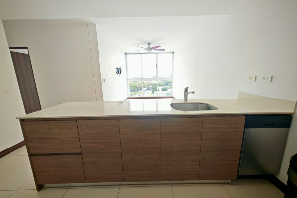Alquiler de apartamento en Nunciatura. Con línea blanca.
