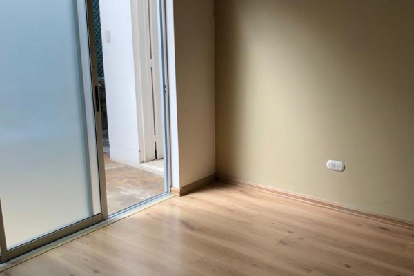 SE ALQUILA CASA EN ESCAZÚ.