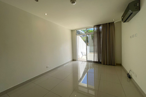 Alquiler  de apartamento en Santa Ana.