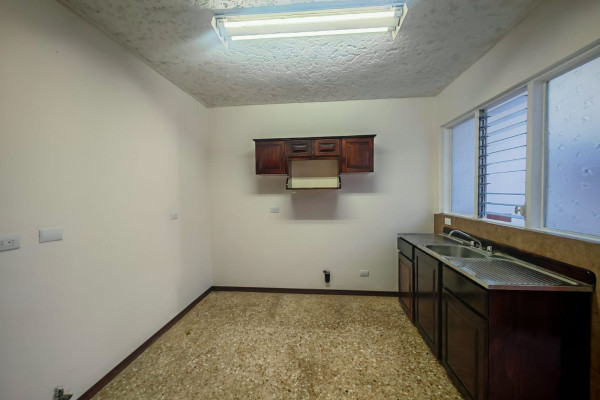 Alquiler de casa en Sabana Norte. Ideal Para oficinas