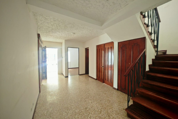 Alquiler de casa en Sabana Norte. Ideal Para oficinas