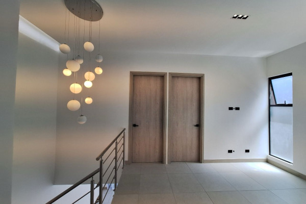Alquiler de Casa en Condominio en Lindora.