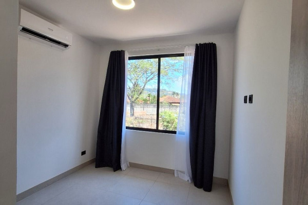 Alquiler de Casa en Condominio en Lindora.