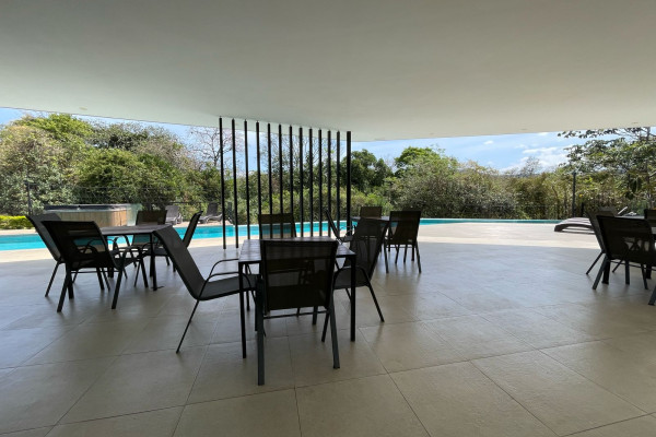 Venta de casa en Santa Ana. Lindora.