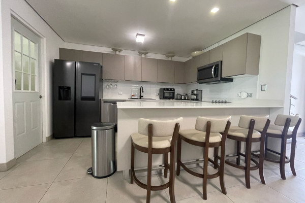 Venta de casa en Escazú, Source Living.