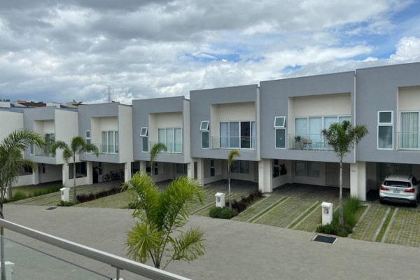 Venta de casa en Escazú, Source Living.