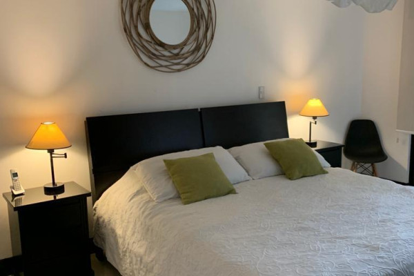 Alquiler de apartamento grande en Santa Ana, Montesol. Full amoblado.-1