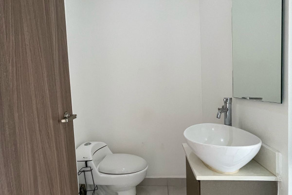 Venta de casa en Santa Ana. Lindora.