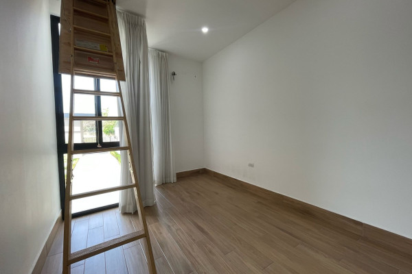 Venta de casa en Santa Ana. Lindora.