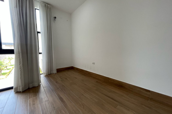 Venta de casa en Santa Ana. Lindora.