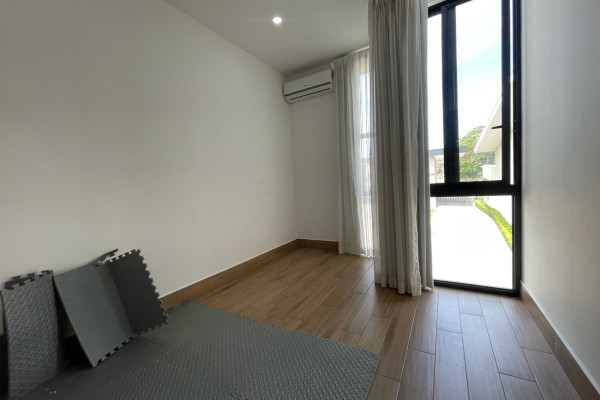 Venta de casa en Santa Ana. Lindora.