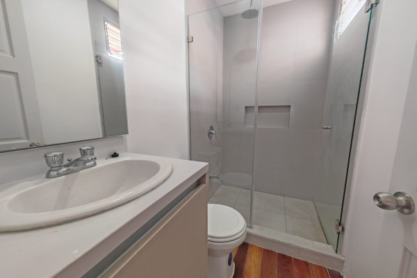 Alquiler de apartamento en La Uruca.
