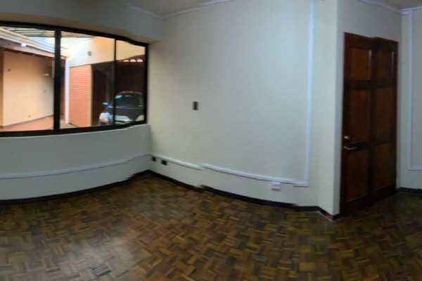 Alquiler de casa en La Uruca.