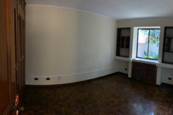 Alquiler de casa en La Uruca.