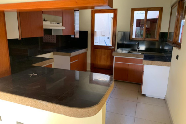 Alquiler de casa en La Uruca.