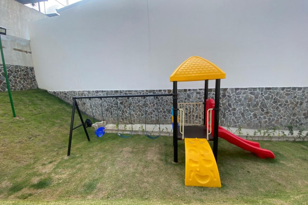 Alquiler de Casa en San Antonio de Escazú.