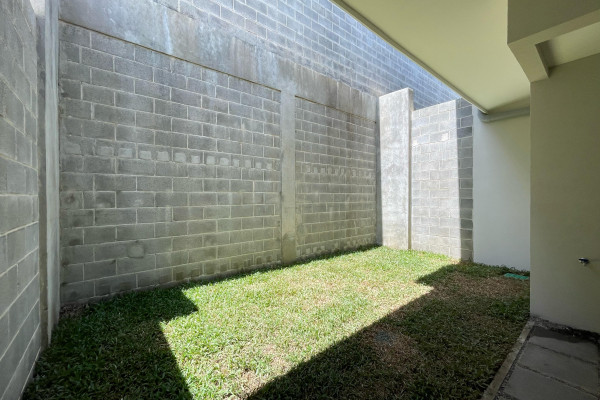 Alquiler de casa en San Antonio de Escazú. A estrenar.