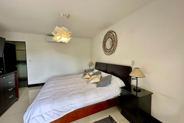 Alquiler de apartamento en Santa Ana. Montesol.