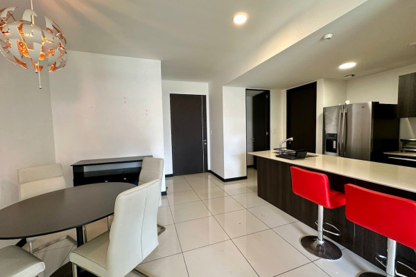 Alquiler de apartamento en Santa Ana Full amoblado.