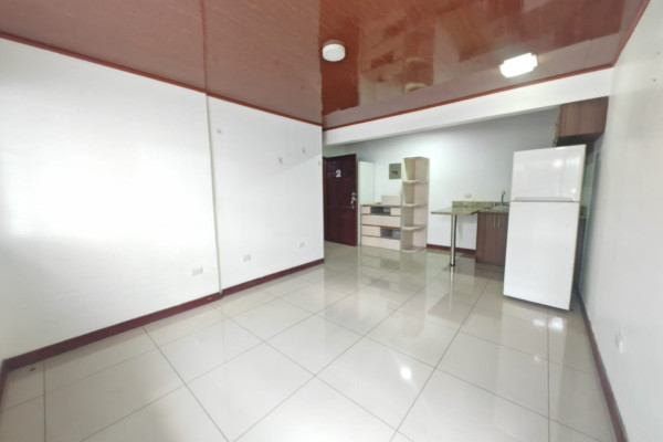 Alquiler de apartamento en Sabana Sur. Servicios incluidos.