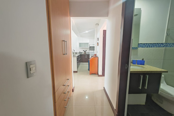 Alquiler de apartamento en Escazú. Full amoblado.