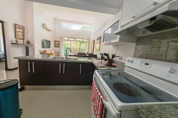 Alquiler de apartamento en Escazú. Full amoblado.