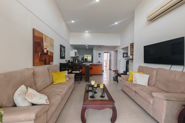 Alquiler de apartamento en Escazú. Full amoblado.