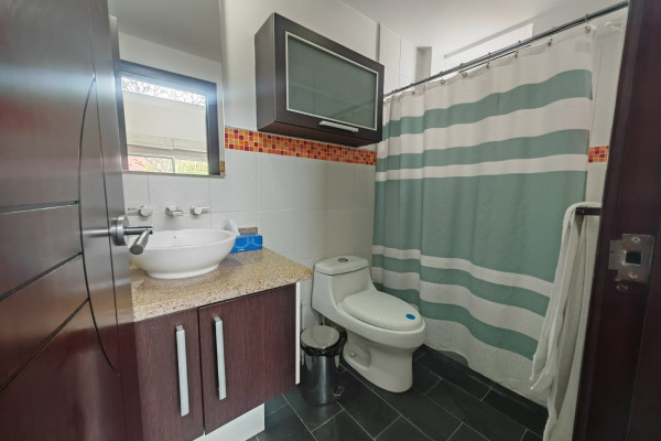 Alquiler de apartamento en Escazú. Full amoblado.