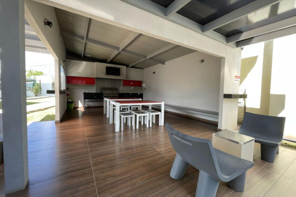 Se alquila Apartamento en Pozos, Santa Ana. Full amoblado.