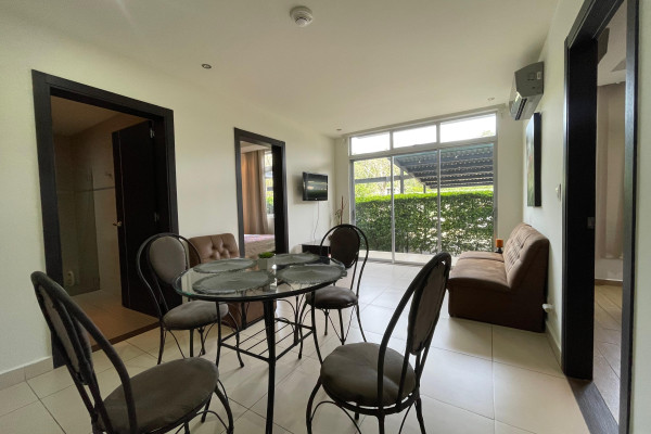 Se alquila Apartamento en Pozos, Santa Ana. Full amoblado.