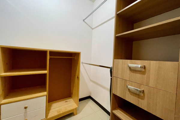 Se alquila Apartamento Amueblado en Santa Ana.