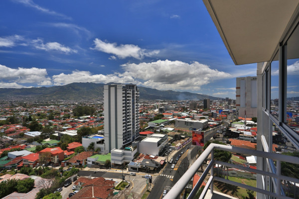 Se alquila Apartamento en Los Yoses.