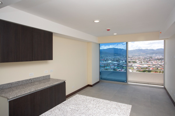 Se alquila Apartamento en Los Yoses.