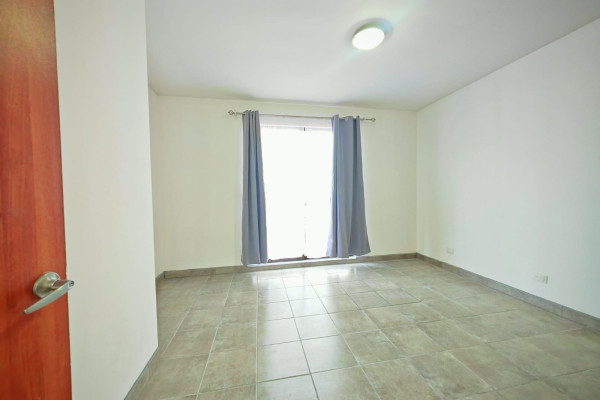 Se alquila apartamento en La Uruca.-11